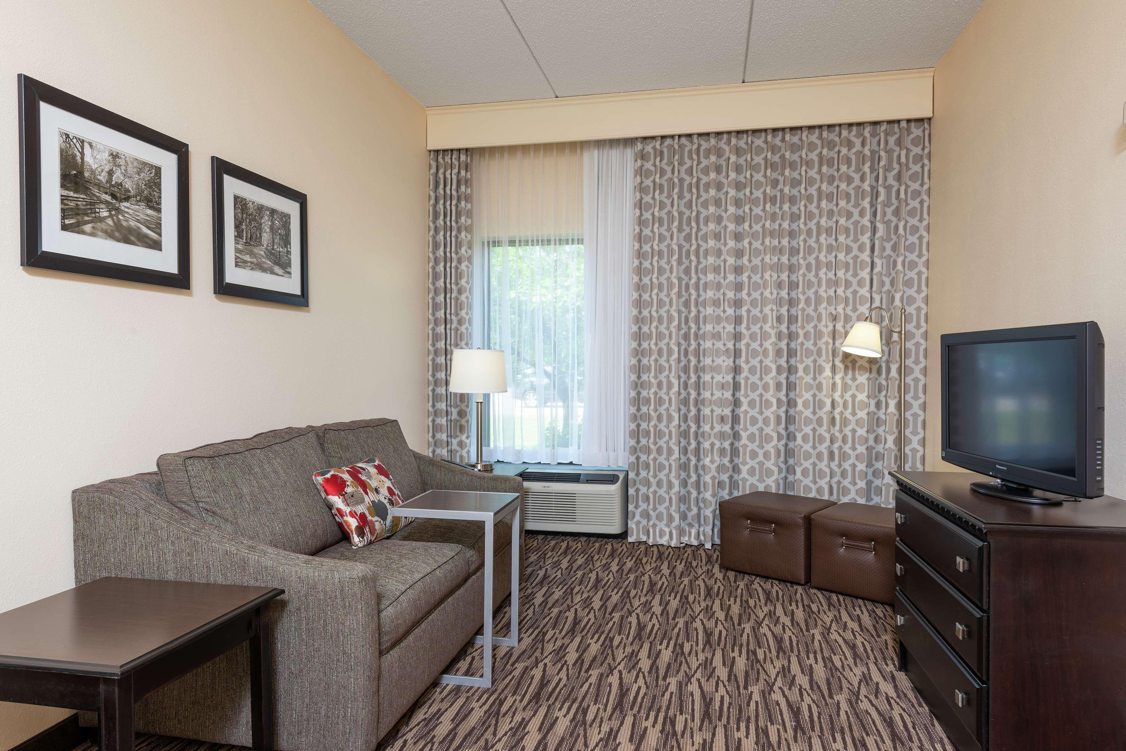 Hampton Inn & Suites Cleveland-Airport/מידלברג הייטס מראה חיצוני תמונה