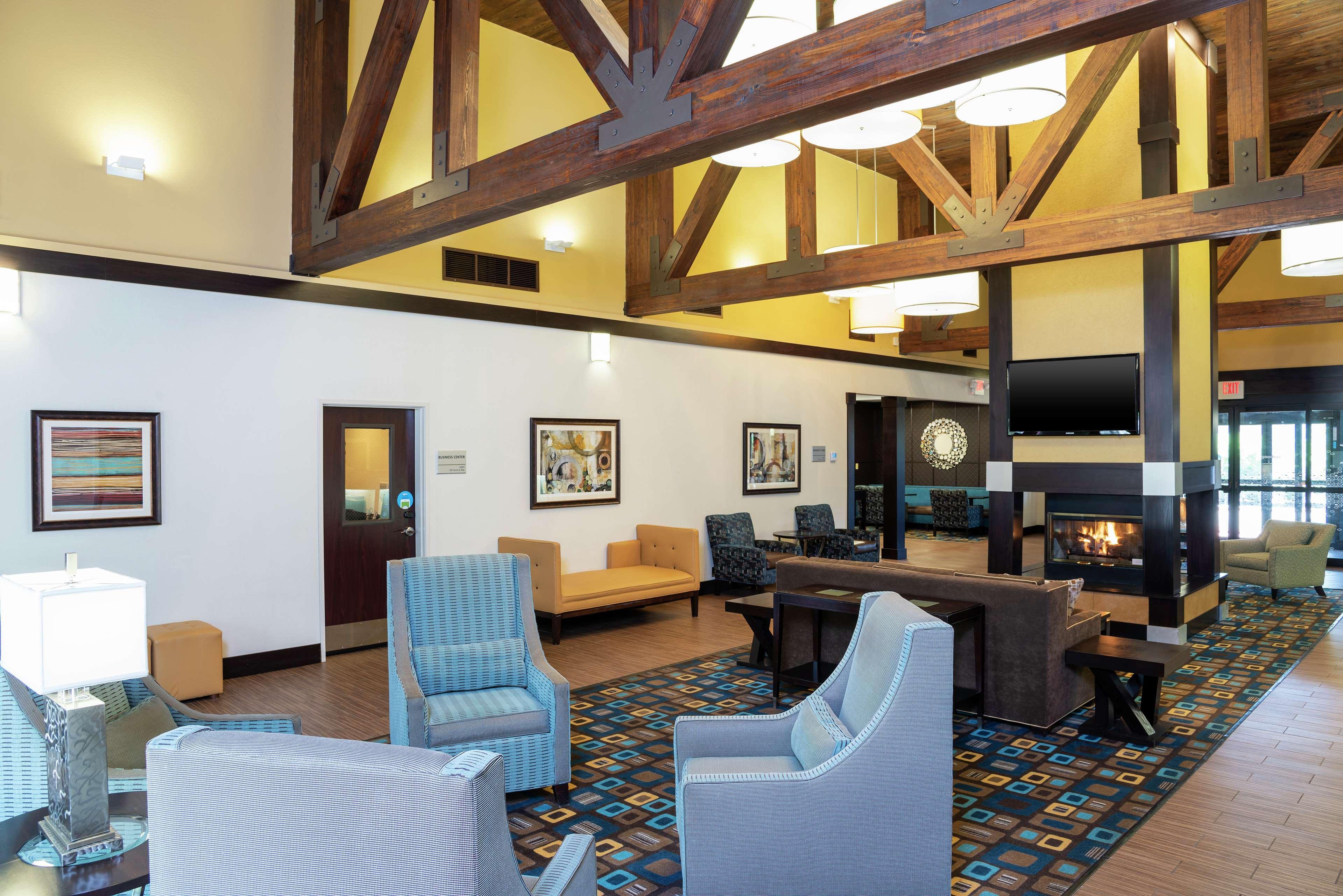 Hampton Inn & Suites Cleveland-Airport/מידלברג הייטס מראה חיצוני תמונה