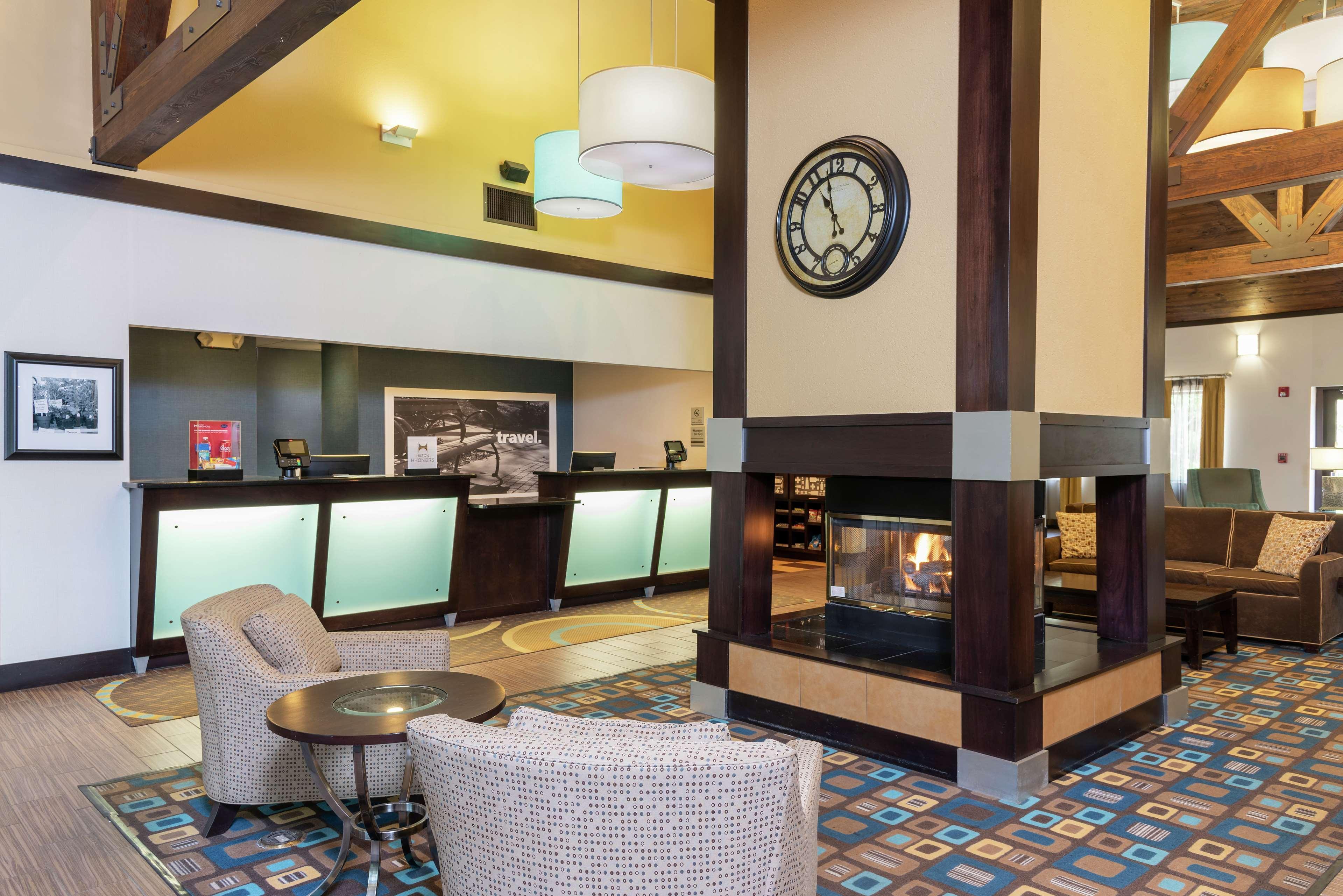 Hampton Inn & Suites Cleveland-Airport/מידלברג הייטס מראה חיצוני תמונה