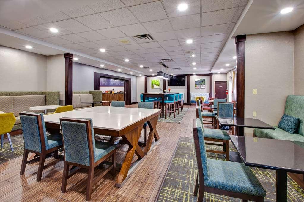 Hampton Inn & Suites Cleveland-Airport/מידלברג הייטס מראה חיצוני תמונה