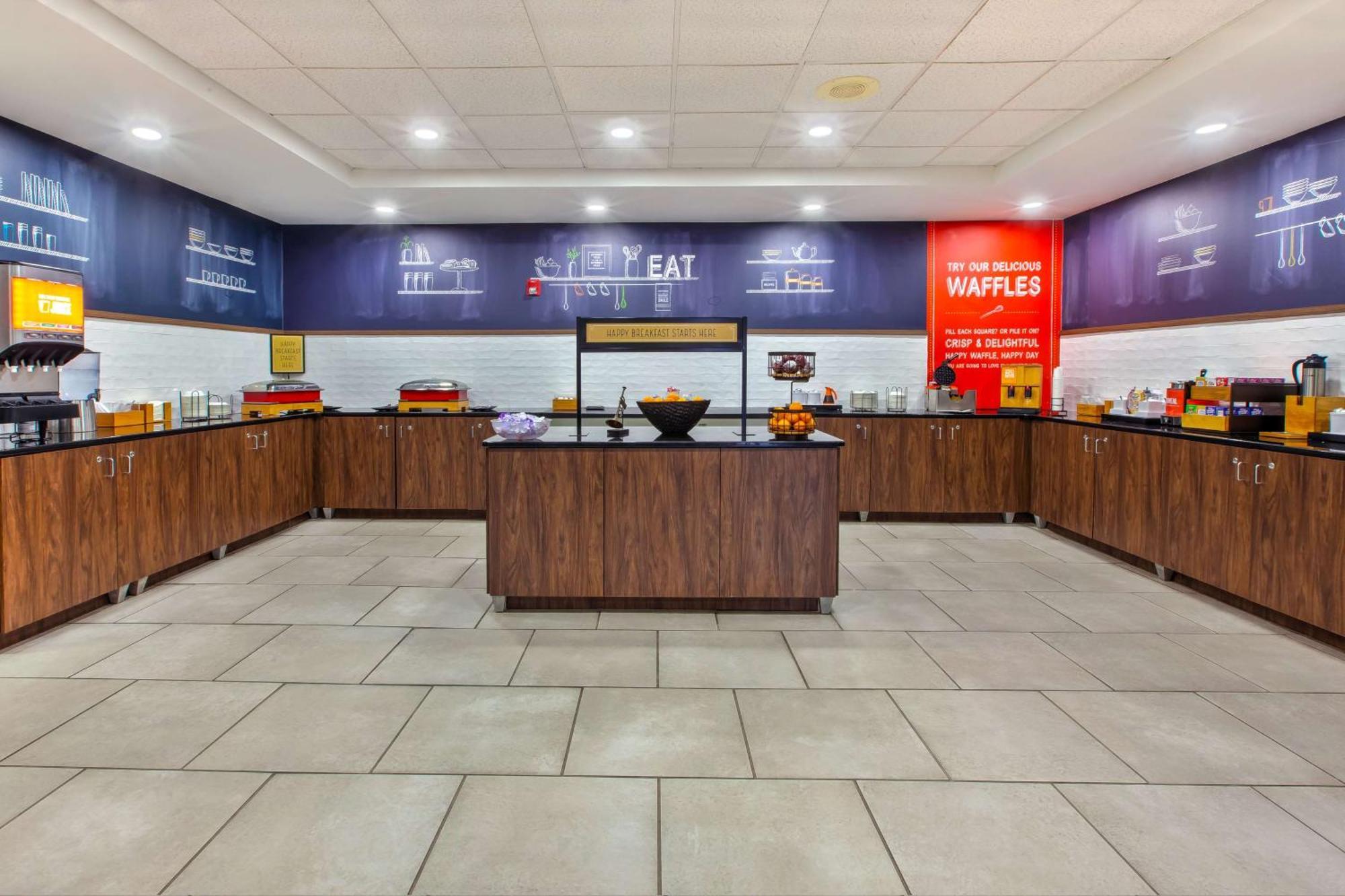 Hampton Inn & Suites Cleveland-Airport/מידלברג הייטס מראה חיצוני תמונה