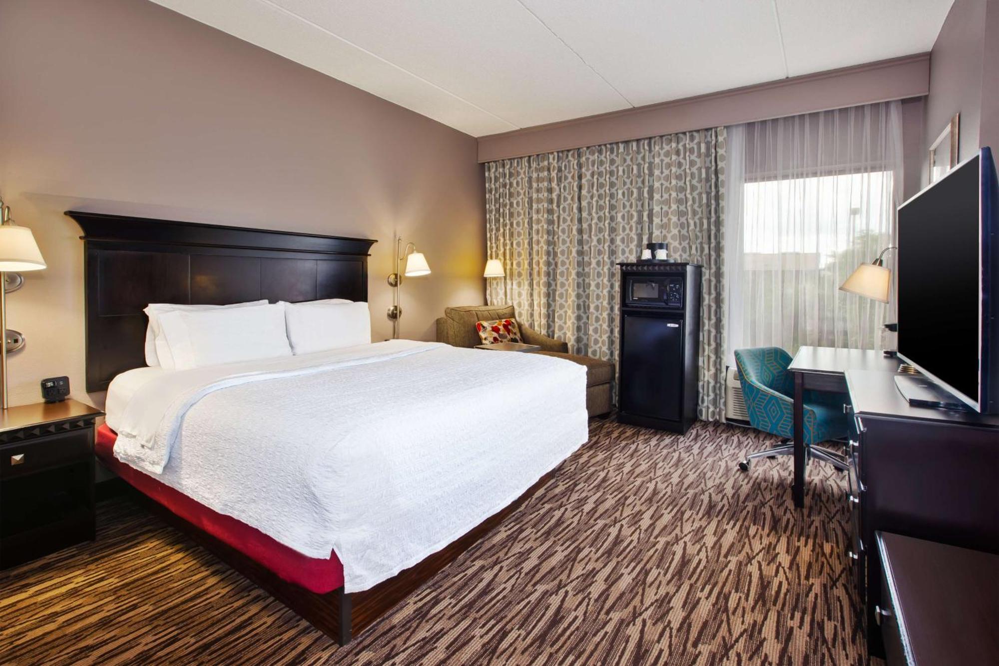 Hampton Inn & Suites Cleveland-Airport/מידלברג הייטס מראה חיצוני תמונה