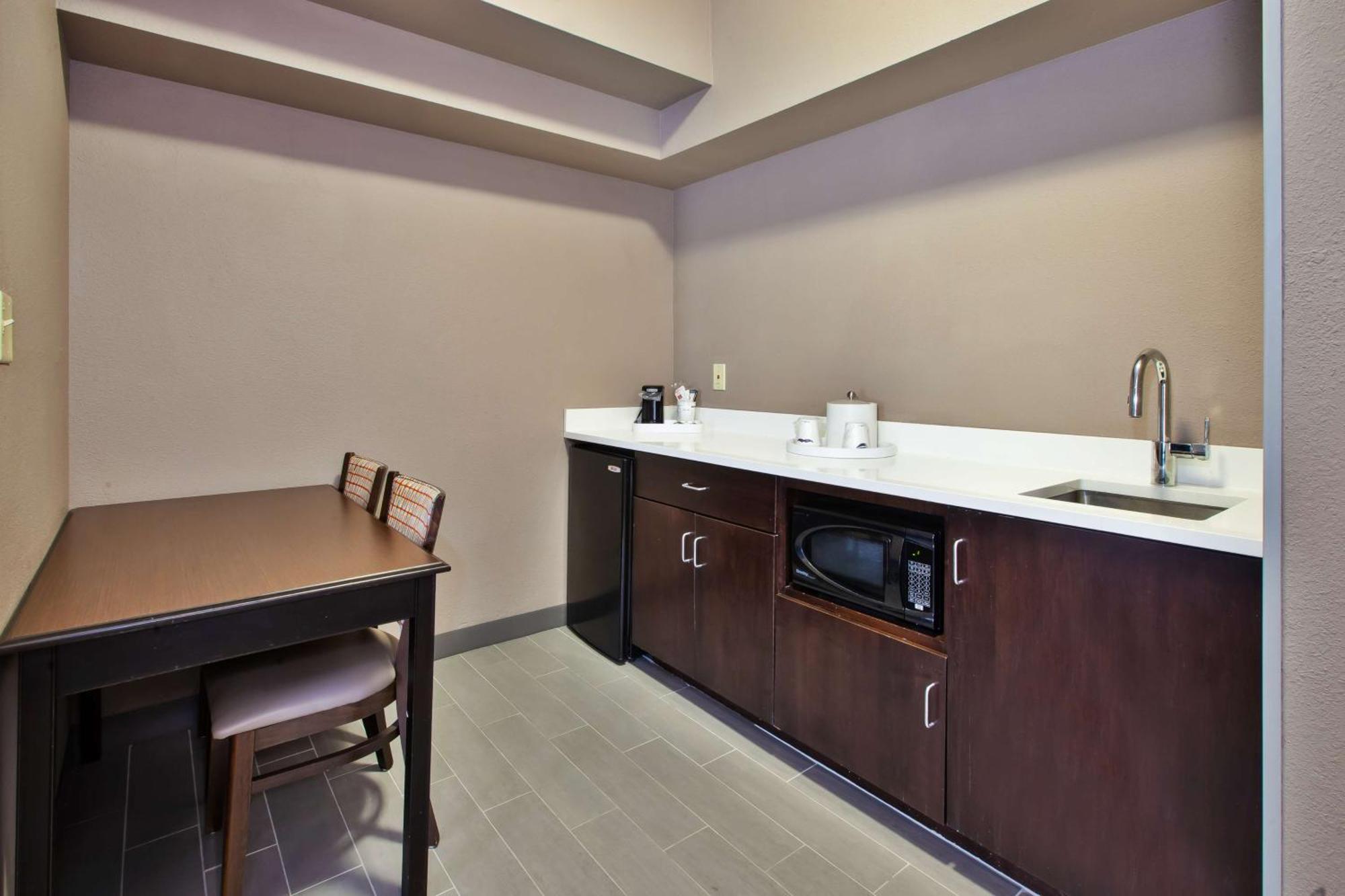 Hampton Inn & Suites Cleveland-Airport/מידלברג הייטס מראה חיצוני תמונה