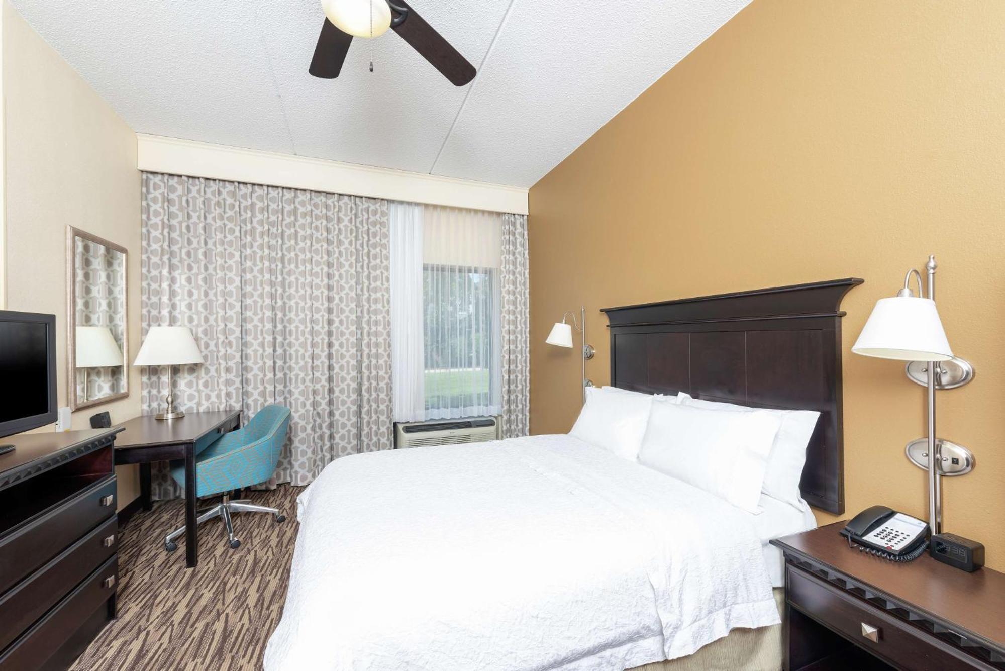 Hampton Inn & Suites Cleveland-Airport/מידלברג הייטס מראה חיצוני תמונה