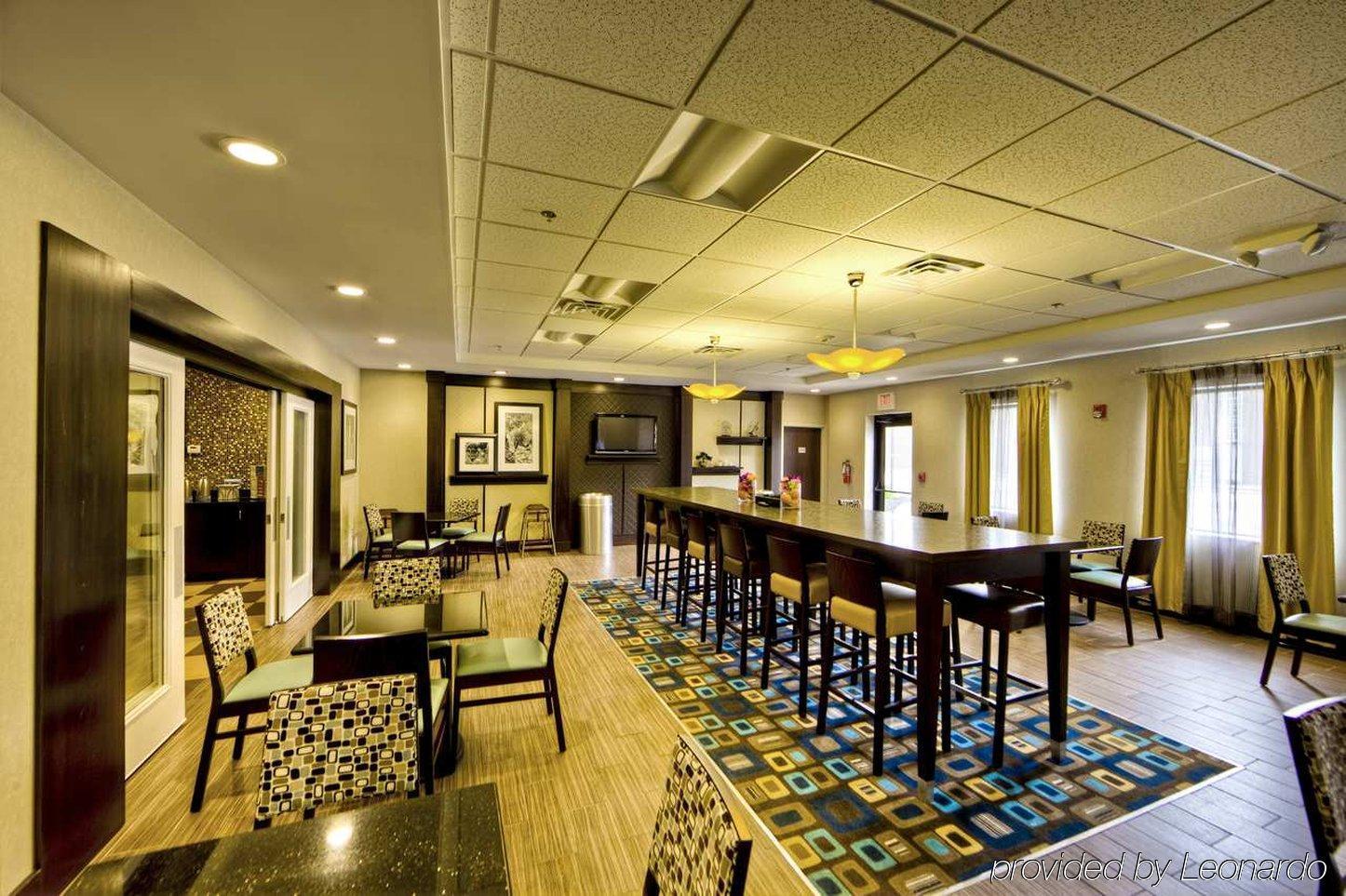 Hampton Inn & Suites Cleveland-Airport/מידלברג הייטס מסעדה תמונה