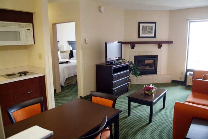 Hampton Inn & Suites Cleveland-Airport/מידלברג הייטס חדר תמונה