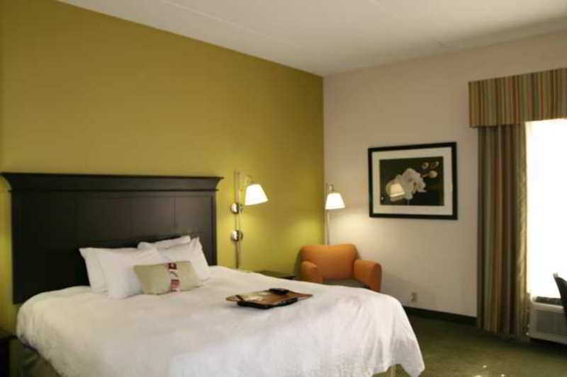 Hampton Inn & Suites Cleveland-Airport/מידלברג הייטס חדר תמונה